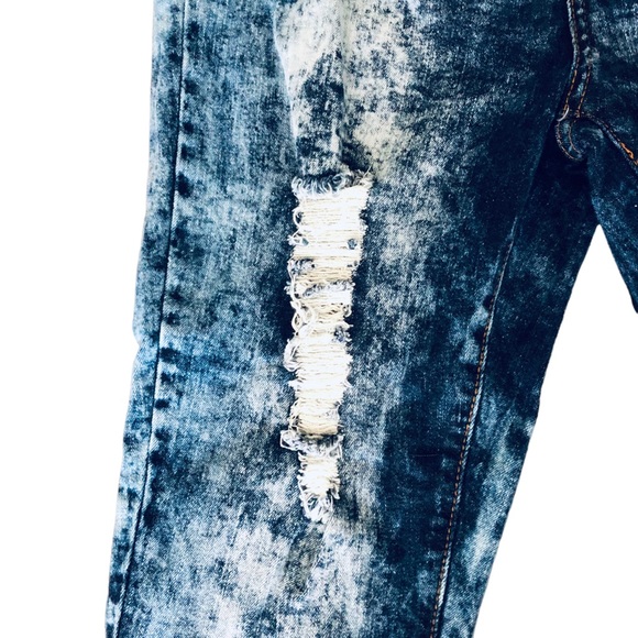 $10 SALE! V.I.P. JEANS Stonewashed Acid Washed Trashed Shark Bite Blue Jeans - Picture 12 of 15
